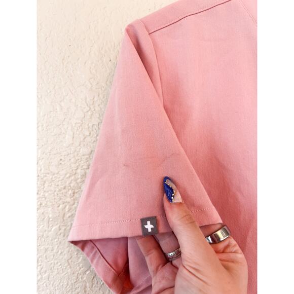 FIGS Catarina Scrub Top Large Baby Pink Sand Salmon - Picture 6 of 7